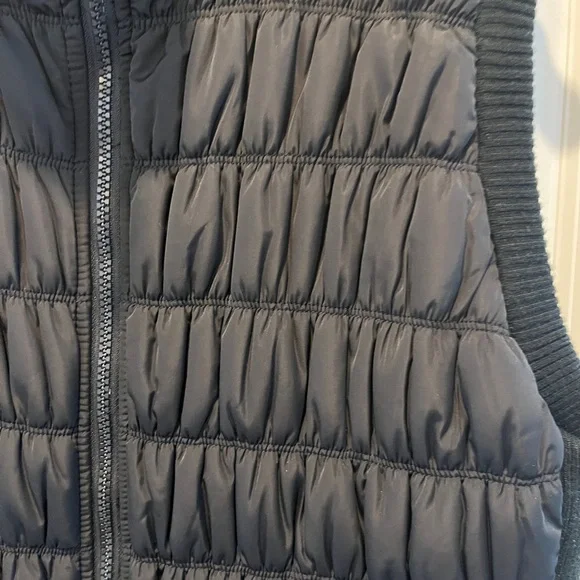 Calvin Klein Black Puffer Winter Vest - Picture 5 of 5